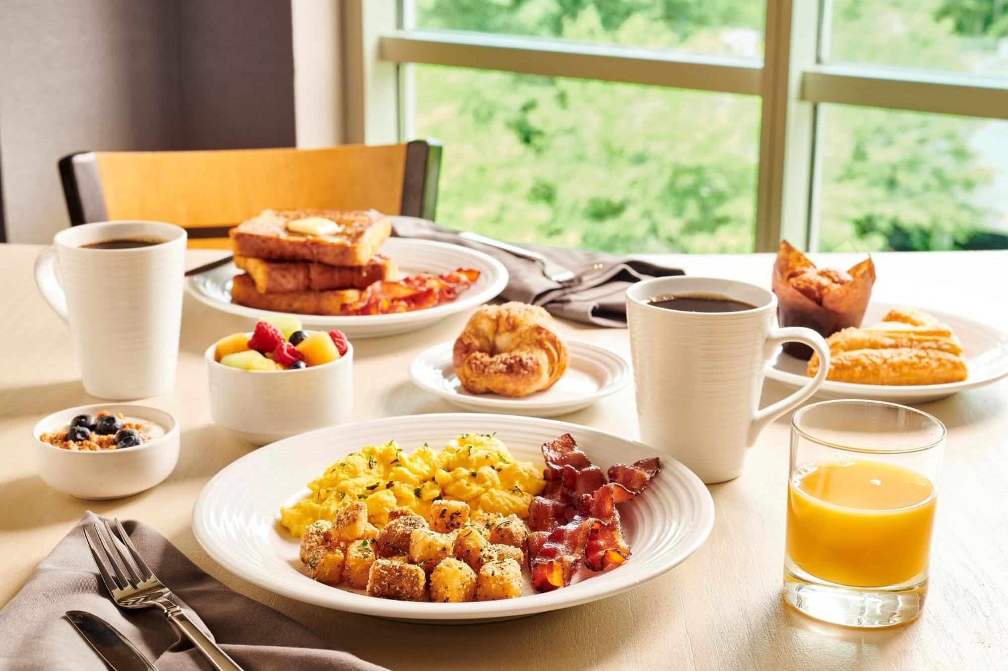 Holiday Inn Lafayette-City Centre By Ihg Bagian luar foto