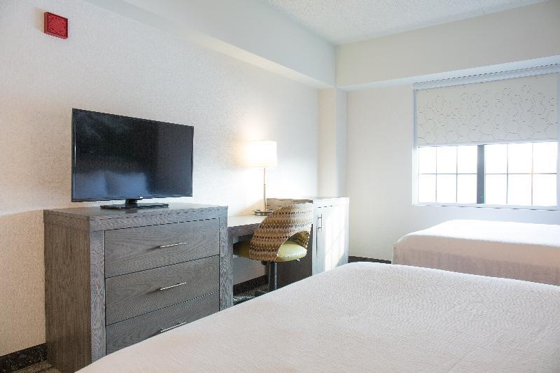 Holiday Inn Lafayette-City Centre By Ihg Bagian luar foto